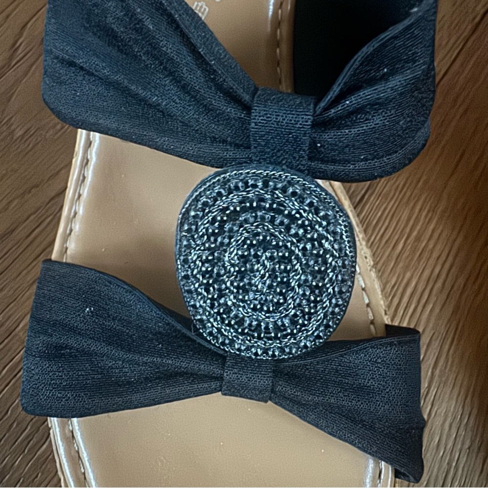 Italian Shoemakers Black Wedge Sandals - Picture 6 of 9